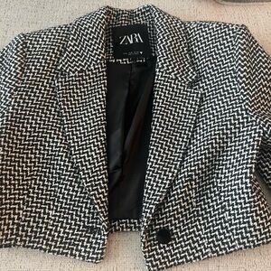 ZARA Black and White Cropped Blazer